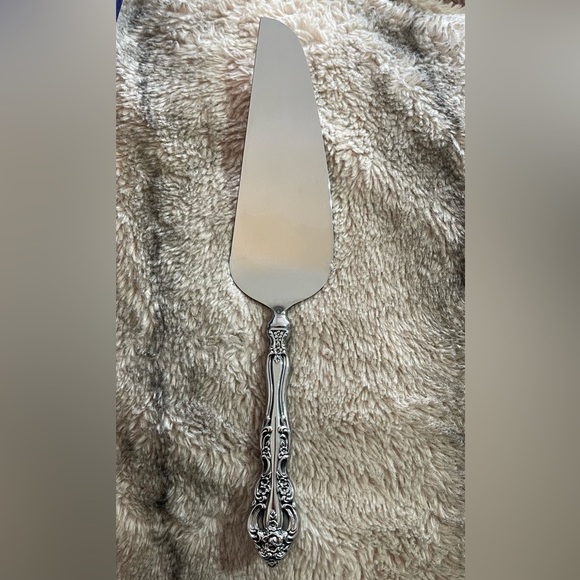 Oneida Kitchen Oneida Michelangelo Cake Knife Poshmark